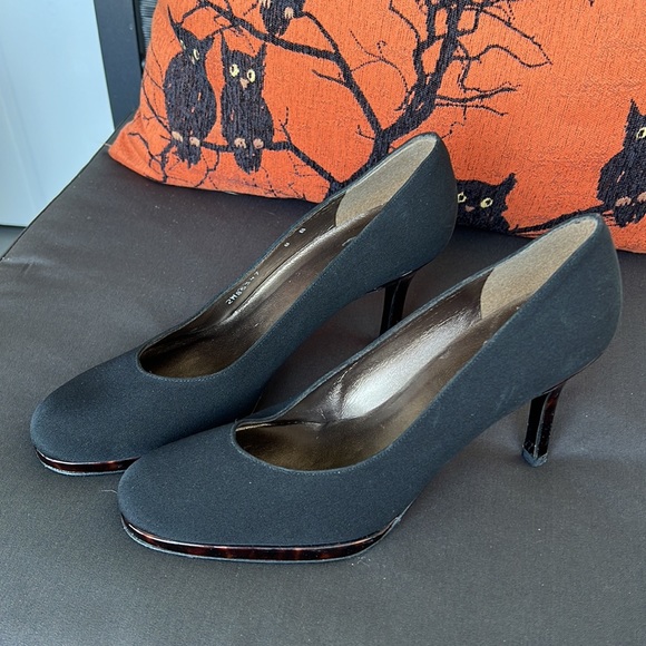 NWOT Stuart Weitzman Heels - Picture 3 of 7